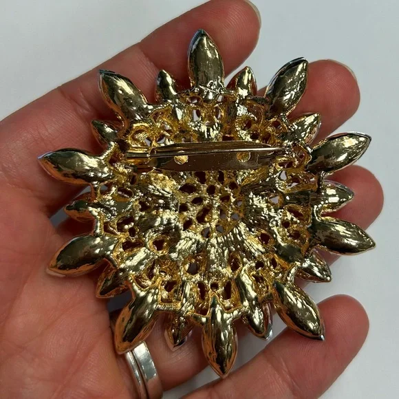 Brooch - Pink Rhinestone Starburst - Gold Tone - Contemporary - New - Picture 3 of 3